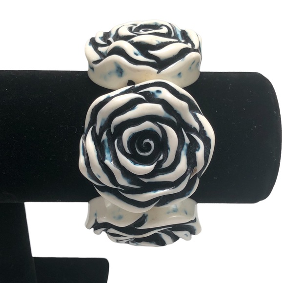 Stretch Bracelet Blue Floral Flower Statement - Picture 1 of 9